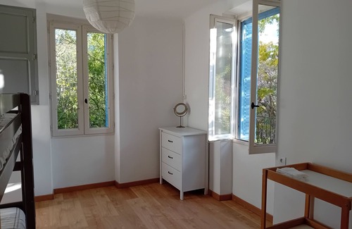Buis-les-Baronnies House | Maison au Calme Dans une Oliveraie Près des Sentiers de Randonnée et D'escalade