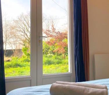 Jullouville House | Maison au calme à 2,4km de la mer, kids friendly