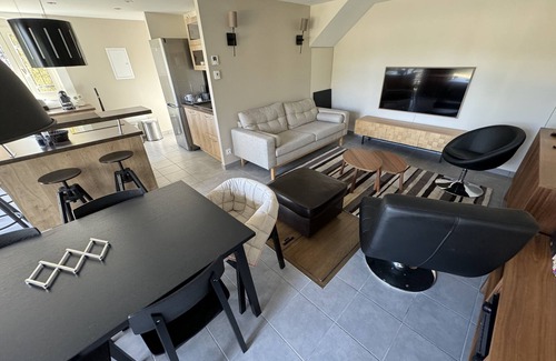 Voiron House | Maison au Calme Dans un Parc Privé Avec Tennis