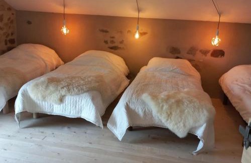 Saint-Forgeux-Lespinasse House | Maison authentique avec piscine chauffée, spa, sauna et cabane au cœur des pâturages - FR-1-496-7