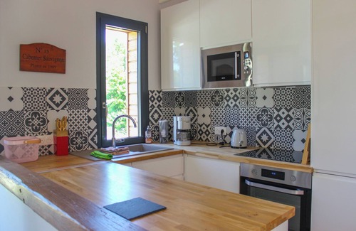 Saint-Yzans-de-Medoc Cottage | Maison au cœur du vignoble - cottage in the Médoc between vineyards and estuary.
