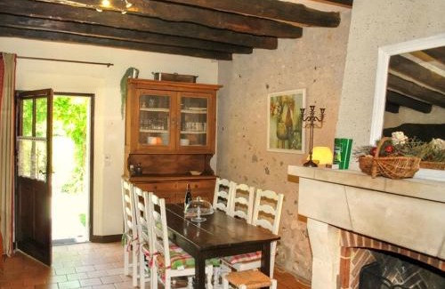 Souvigny-de-Touraine House | Maison Authentique avec Parc, Cheminée et Équipements Modernes au Cœur de la Vallée de la Loire - FR-1-381-468