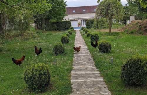 La Chapelle la Reine House | Maison Avec Grand Jardin, Piscine et Jacuzzi