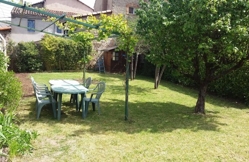 Saint-Rome-de-Tarn House | Maison Avec Jardin Dans Village, Proche de la Base Nautique