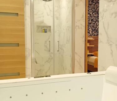 Louvres Apartment | Maison avec Jacuzzi - Louvres proche Roissy CDG - Paris