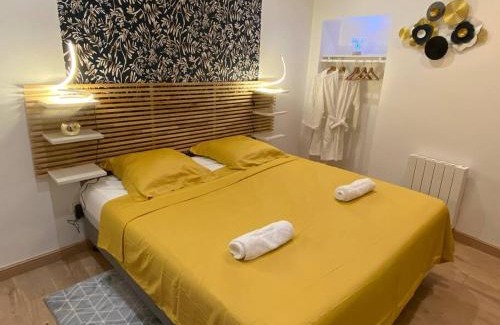 Louvres Apartment | Maison avec Jacuzzi - Louvres proche Roissy CDG - Paris