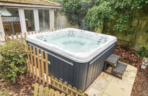 Palaiseau House | Maison avec jardin et jacuzzi proche Polytechnique