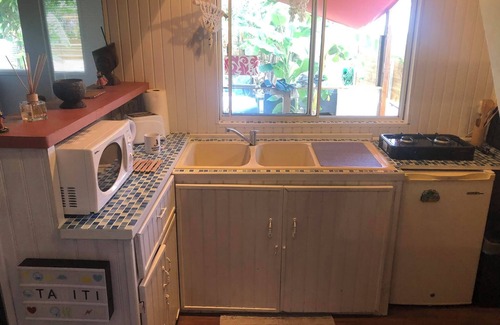 Ha'apiti House | Maison Avec Jardin Clôturé et Jacuzzi Privé Proche Spot de Surf Haapiti