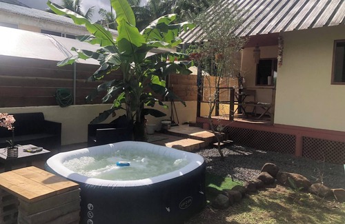Ha'apiti House | Maison Avec Jardin Clôturé et Jacuzzi Privé Proche Spot de Surf Haapiti