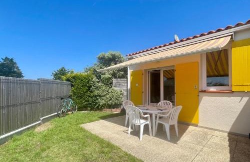 Brem Sur Mer House | Maison avec jardinet, 2 chambres, parking, proche plage et centre - FR-1-231-334