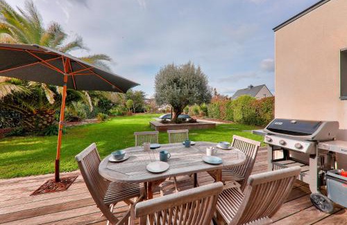 Saint-Armel House | Maison avec piscine pour dix personnes