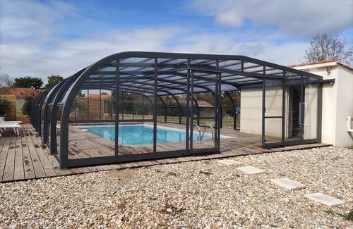 Avrille House | Maison Avec Piscine Privée à 10 Minutes des Plages