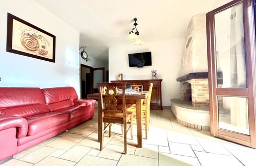 Cardedu Apartment | MAISON BELLEVUE WITH GARDEN AND BBQ
