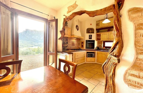 Cardedu Apartment | Maison Bellevue with garden e bbq