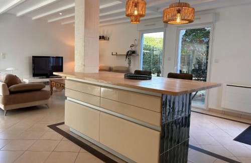 Lanton Villa | Maison Blanche