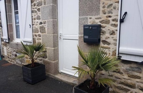 Saint-Vaast-la-Hougue House | Maison Bord de mer au Calme, 5mn Port , Marché Artisans Locaux Samedi