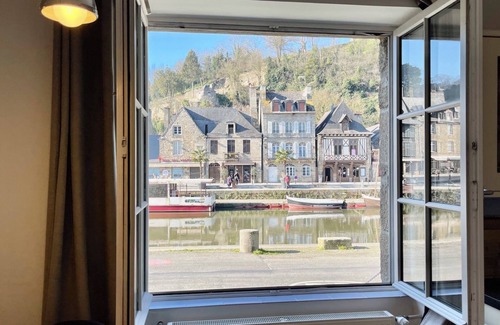 Lanvallay House | Maison Bord de la Rance - Breathtaking view of the historic port of Dinan