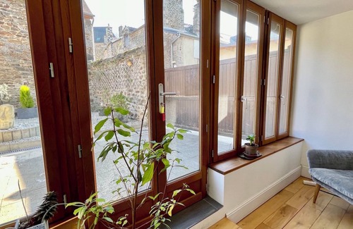 Lanvallay House | Maison Bord de la Rance - Breathtaking view of the historic port of Dinan