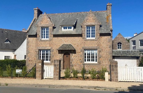 Tregastel Villa | Maison bretonne avec BELLE VUE MER à TREGASTEL - Ref 50
