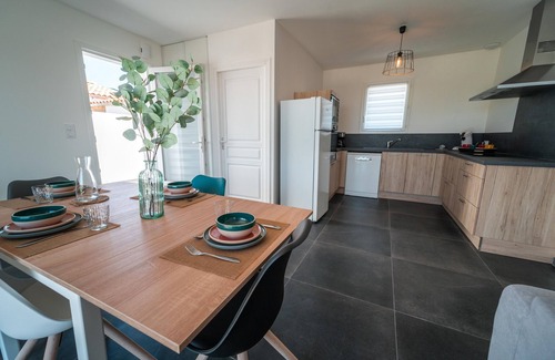 Saint-Pierre-d'Oleron House | Maison Calme Avec Jardin Clos
