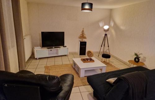Luneville House | Maison calme avec 3 chambres, proche centre-ville Lunéville & gare, accès facile à Nancy - FR-1-584-106