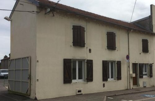 Luneville House | Maison calme avec 3 chambres, proche centre-ville Lunéville & gare, accès facile à Nancy - FR-1-584-106
