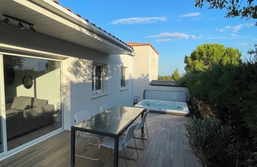 Restinclieres House | Maison Calme Avec Jacuzzi Extérieur Près de la Montagne et la mer