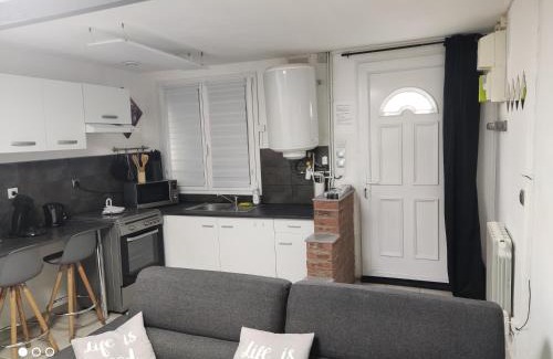 Saint-Amand-les-Eaux House | Maison calme, clim, Smart TV, wifi , coeur Saint-Amand