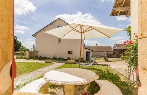 Eringes House | Maison chaleureuse à Éringes avec jardin et parking inclus