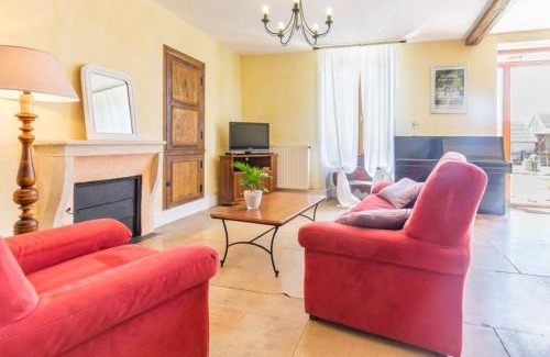 Eringes House | Maison chaleureuse à Éringes avec jardin et parking inclus