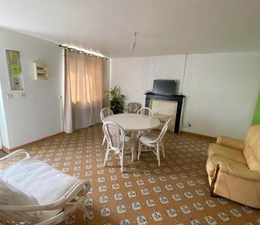 Audignies House | Maison chaleureuse à Audignies avec stationnement privé