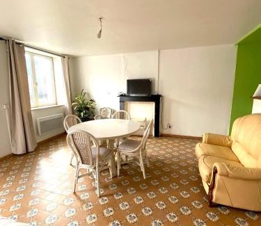 Audignies House | Maison chaleureuse à Audignies avec stationnement privé