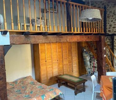 Ille-sur-Tet Apartment | Maison chaleureuse à Ille-sur-Têt, jardin paisible, clim & cheminée