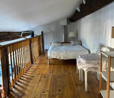 Ille-sur-Tet Apartment | Maison chaleureuse à Ille-sur-Têt, jardin paisible, clim & cheminée