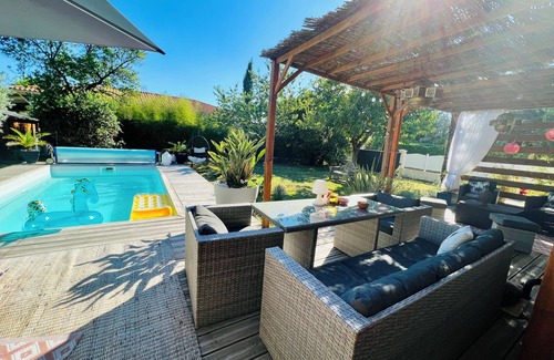 Saint-Loubes House | Maison Chaleureuse Avec Piscine Proche de Bordeaux