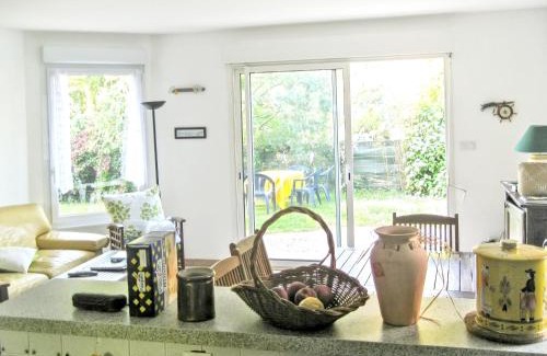 Ambon House | Maison charmante à Ambon + Jardin
