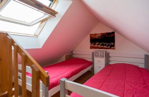 Crach Villa | Maison Charmante à Crac'h - 3 Pièces - 4 Pers - Wifi - Proche Plages - FR-1-477-42