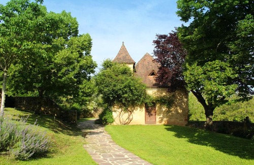 Saint-Cybranet House | Maison charmante à Saint-Cybranet avec piscine partagée