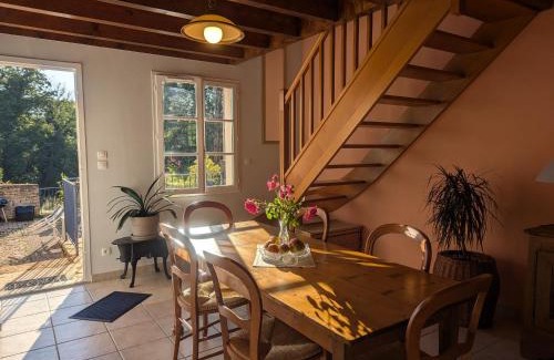 Langres House | Maison charmante à Langres avec Wi-Fi et parking - FR-1-611-43