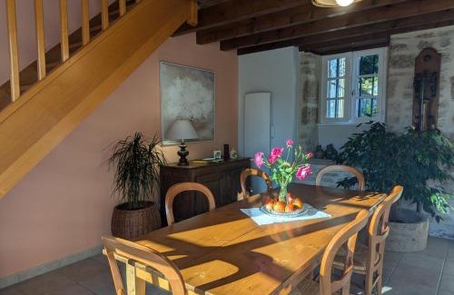 Langres House | Maison charmante à Langres avec Wi-Fi et parking - FR-1-611-43