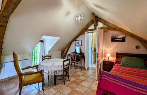 Saulnay House | Maison Charmante avec Étang Privé au Cœur du Berry - FR-1-591-86