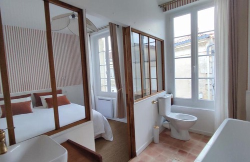 Fronsac Bed & Breakfast | Maison Charmeilles - La suite Fronsac