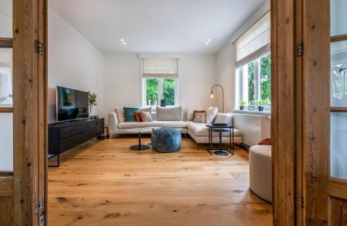 Sint-Kruis House | Maison Chartreuse