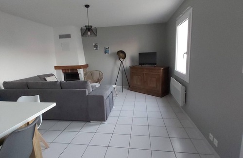 L'Epine House | Maison Claire et Chaleureuse Avec Extérieur Clos, Idéale Pour les Familles