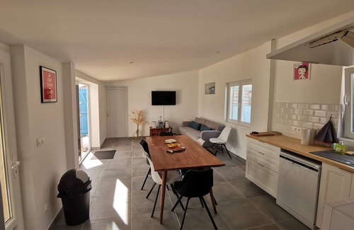 Le Chateau-d'Oleron House | Maison Classée au Cœur du Château Avec Dépendance