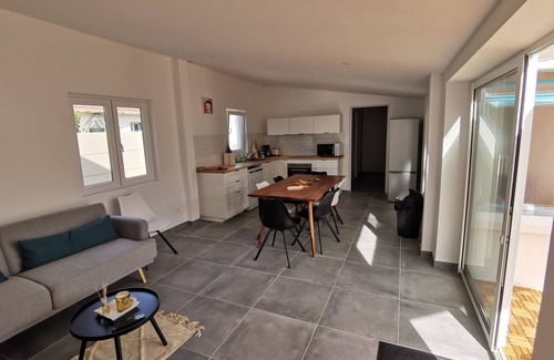 Le Chateau-d'Oleron House | Maison Classée au Cœur du Château Avec Dépendance