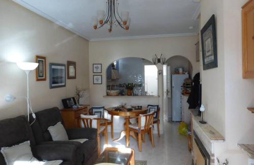 Orihuela Costa House | Maison climatisée avec solarium, wifi et piscine