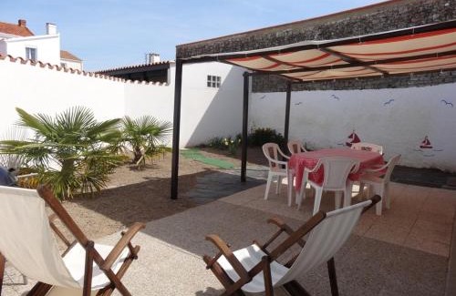 LʼAiguillon-sur-Mer House | Maison confortable, proche plages et centre, 4 pers, terrasse, wifi, centre L'Aiguillon-sur-Mer - FR-1-476-11