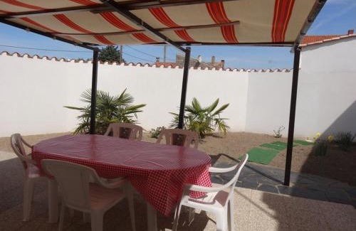 LʼAiguillon-sur-Mer House | Maison confortable, proche plages et centre, 4 pers, terrasse, wifi, centre L'Aiguillon-sur-Mer - FR-1-476-11