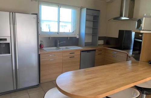 Parentis-en-Born House | Maison Confortable avec Clim, Terrasse et Jardin - 6 Pers, Proche Lac et Plages - FR-1-319-425